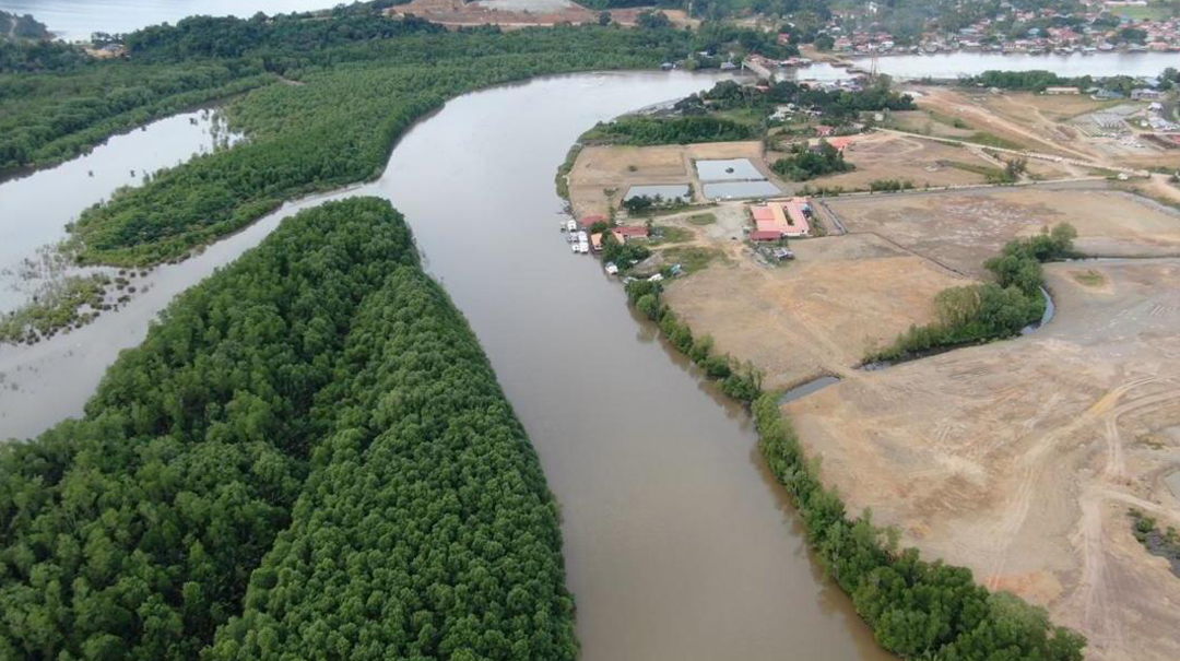 River sand dredging operation